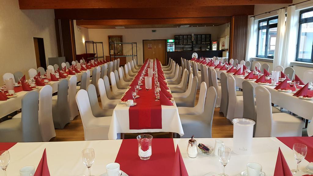 Hotel Restaurant Teichaue Adendorf Exteriör bild
